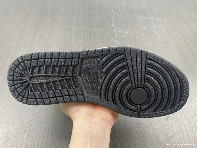 Cheap Husky 555088-702 Jordan Air Volt OG 1 High 0719